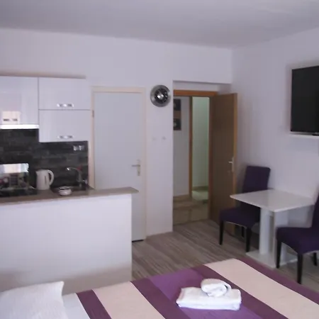 Maison d'hôtes And Stambuk Ii 3*