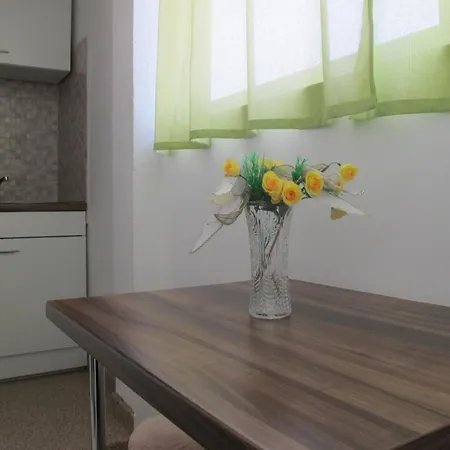 And Stambuk Ii Pensionat